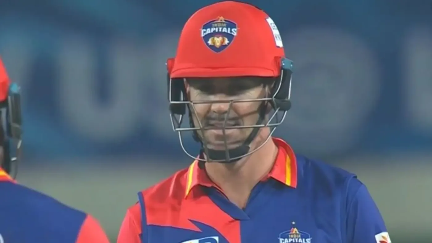 Kevin Pietersen hit six sixes